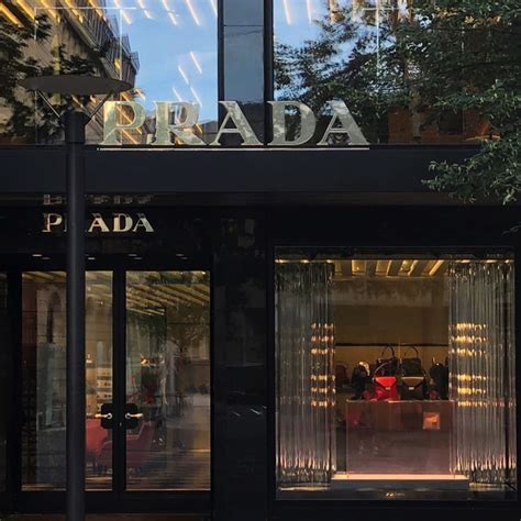 PRADA ZÜRICH .